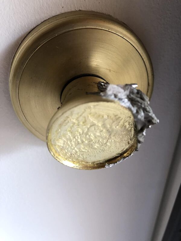 A loose crystal handle